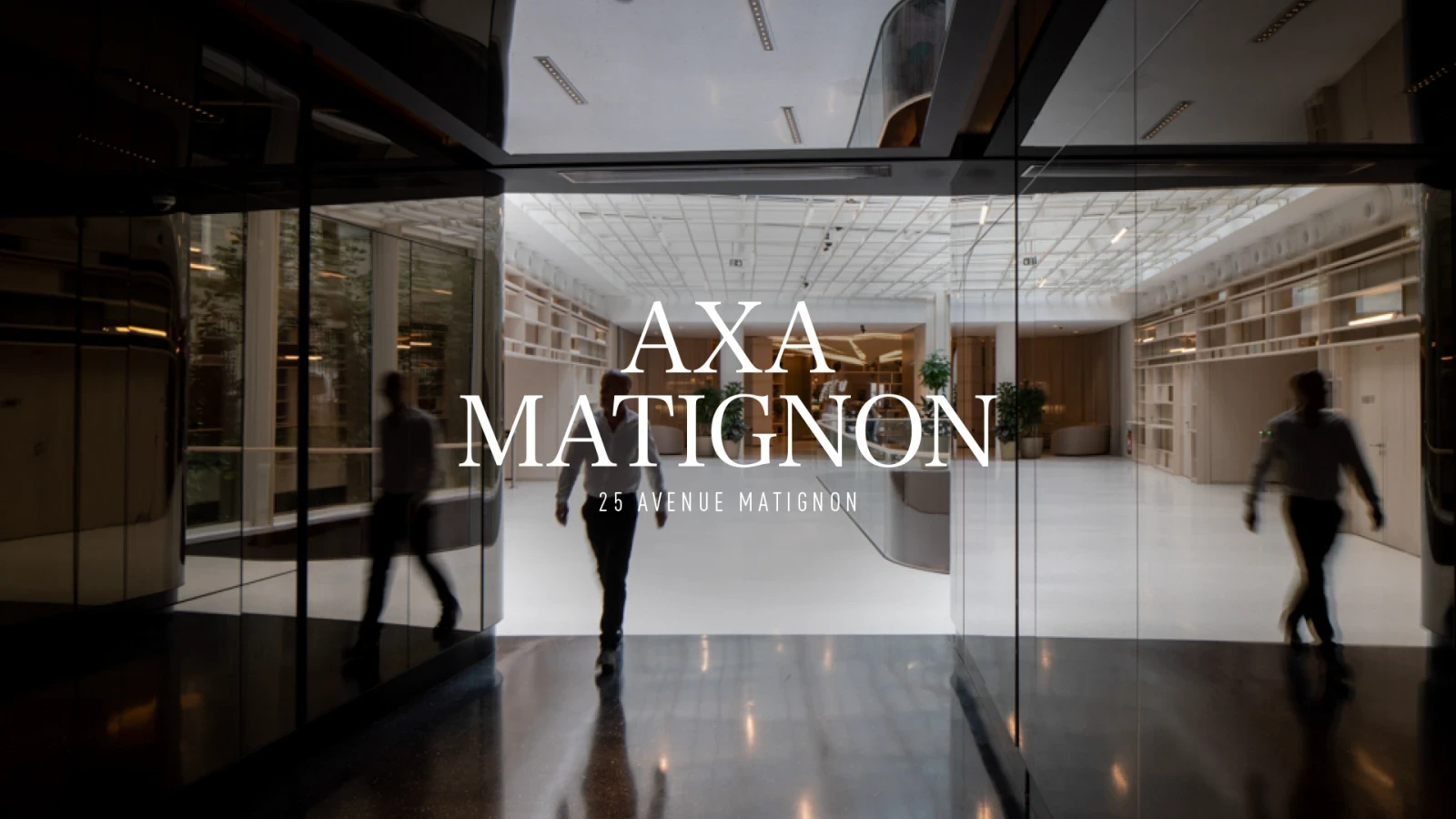 Titre Axa Matignon avec une entrée en arrière plan