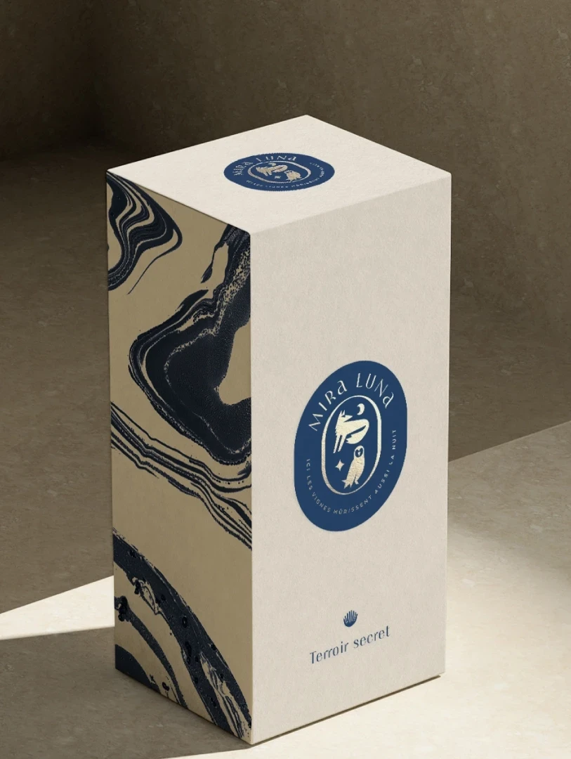 Photo d'un packaging du Domaine Mira Luna