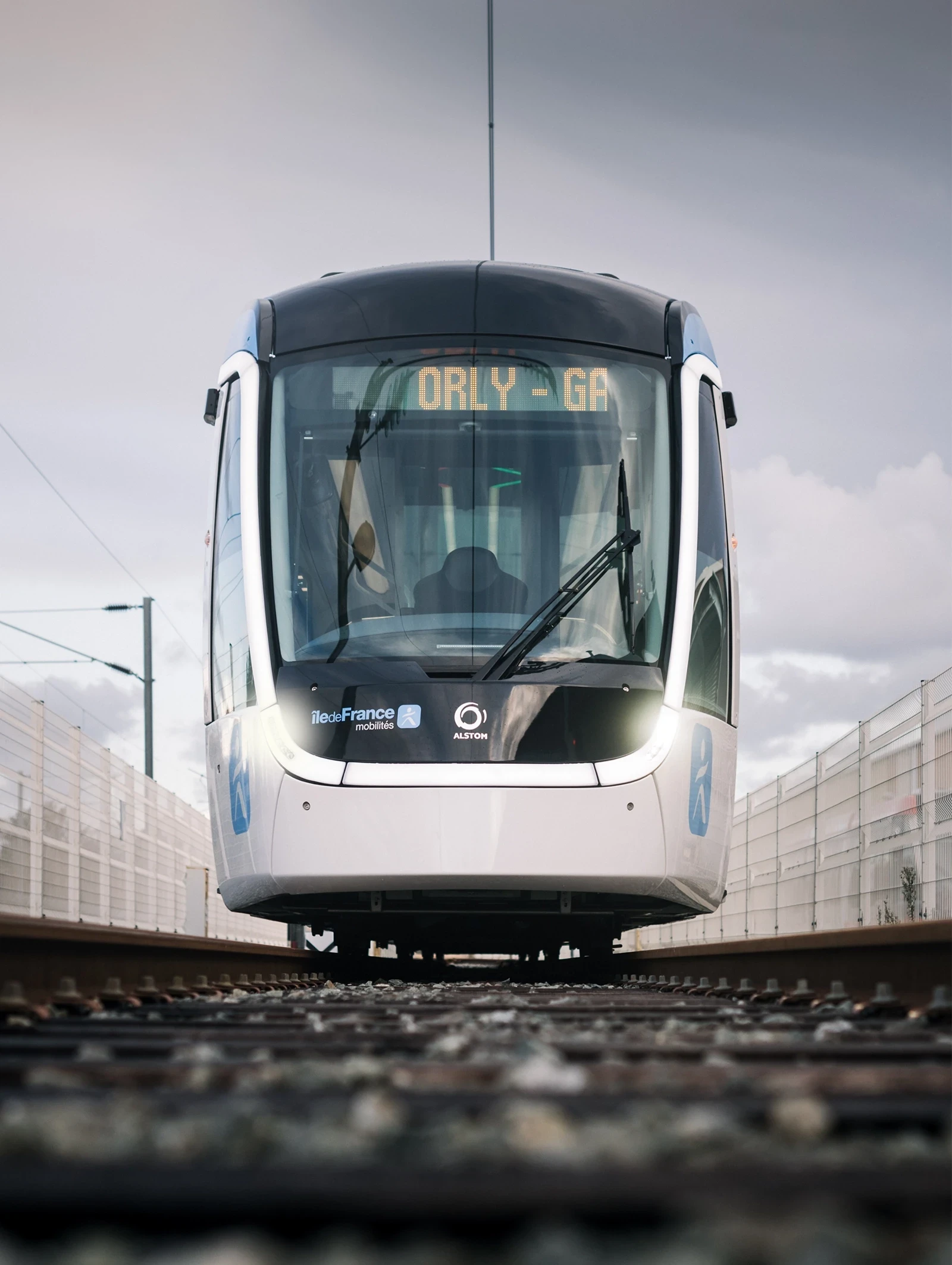 Tramway T9 vue de l'extérieur