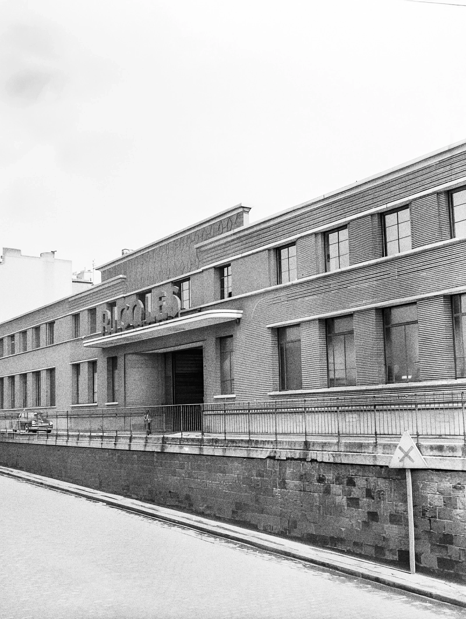 Ancienne distillerie Ricqlès datant de 1938